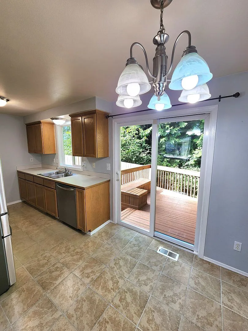 Lovely Lake Stevens Living — Photo 3