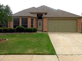 718 Lake Bridge Dr, Lake Dallas, TX 75065
