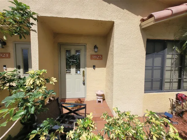3925 NW 94th Avenue, Sunrise, FL 33351