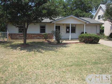 2nd image of 421 NW Newton Dr