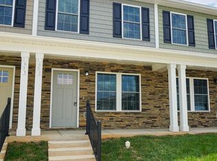 1631 Oak Leaf Dr NW, Hickory, NC 28601