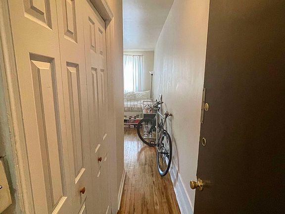 2nd image of 1413 Lombard St #2F
