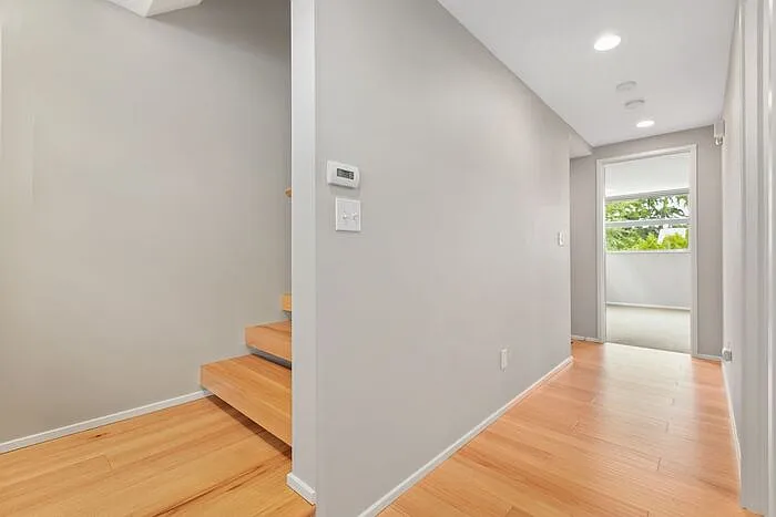 2351 Yale Ave E — Photo 26