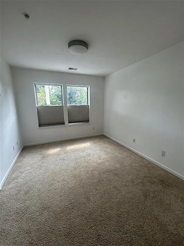 3 bed, 1226 sqft, $2,550 — Photo 4