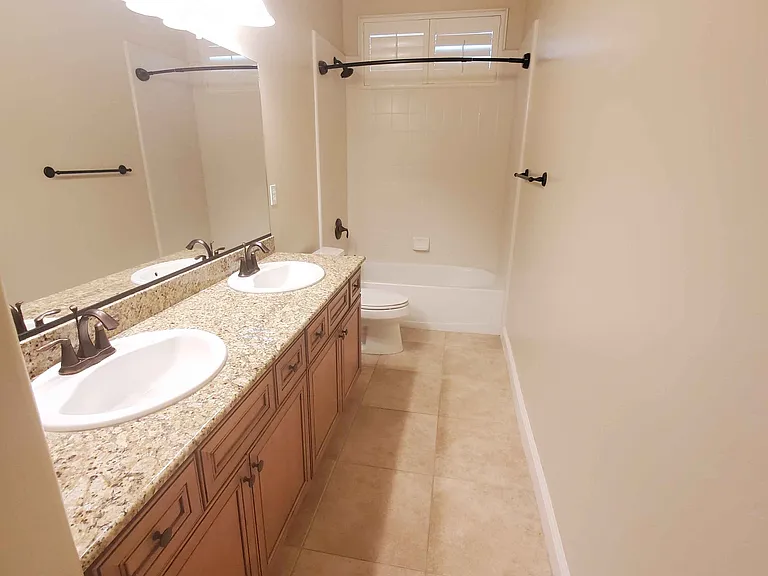 481 W Warwick Ave — Photo 8