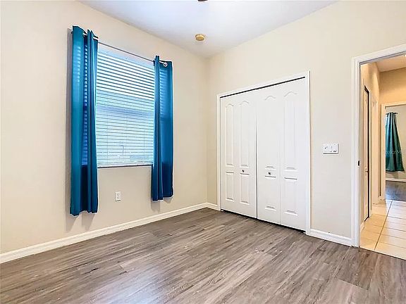 4th image of 620 Highland Meadows St