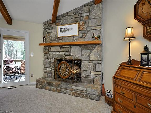 5th image of 406 Hidden Woods Ln