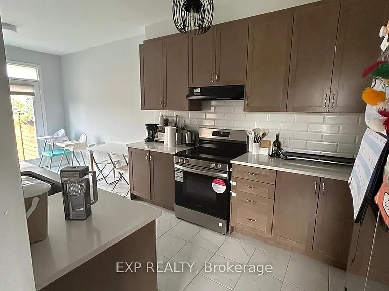 1045 Curraglass Walk — Photo 7