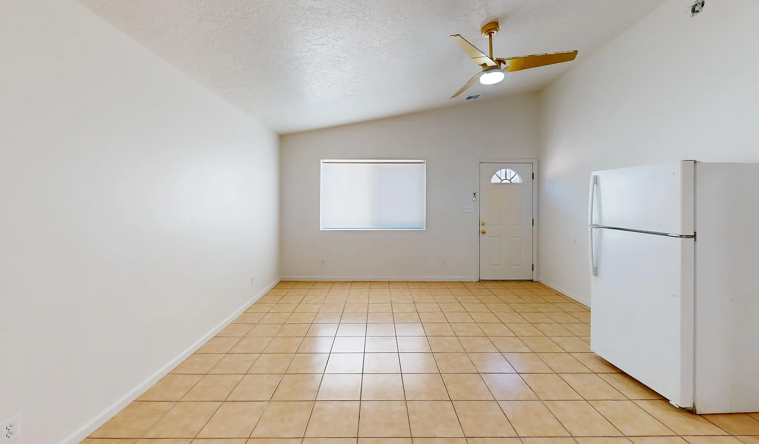 2 bed, 894 sqft, $1,600 — Photo 3