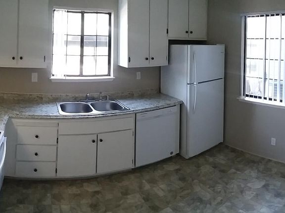 4th image of 2632 Marigold Ln APT 25