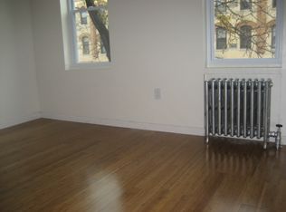 3240 48th St APT 1R, Astoria, NY 11103