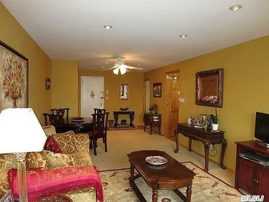 Sold by Douglas Elliman | media 24