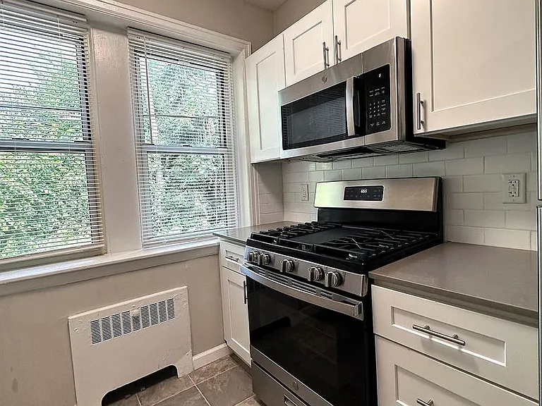 Greenside Manor — Photo 17