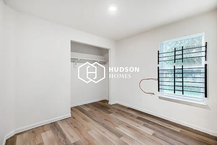 2711 Cross St — Photo 8