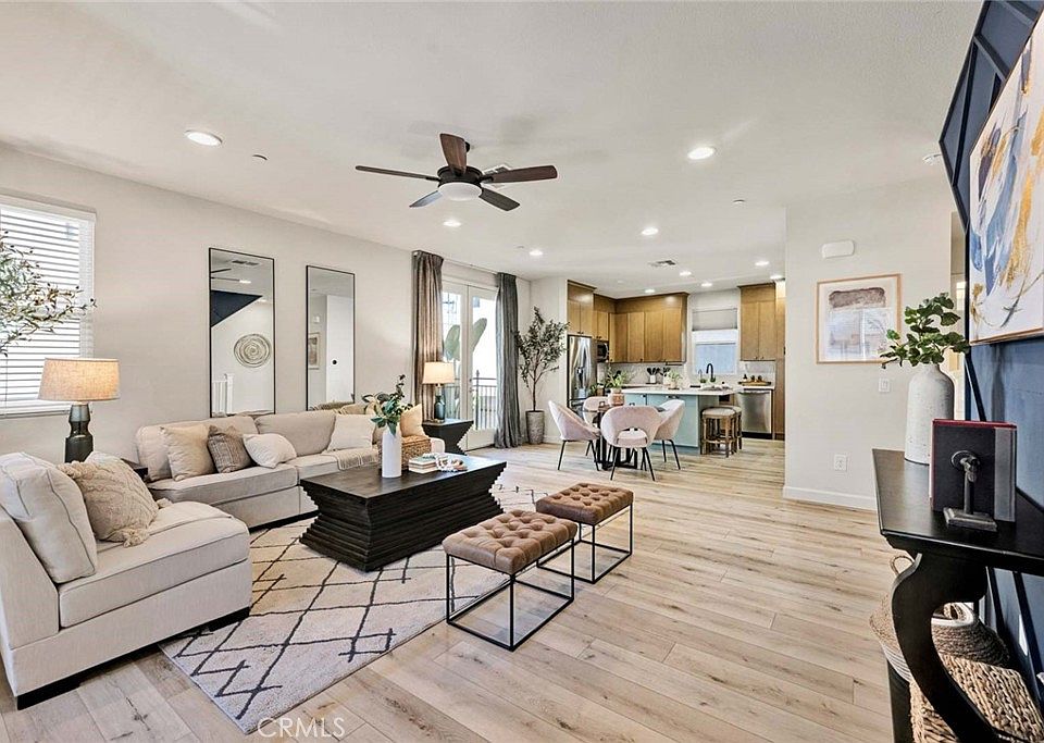 1st image of 813 S Anaheim Blvd Unit 101