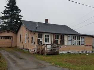 16 McKinley St, Caribou, ME 04736