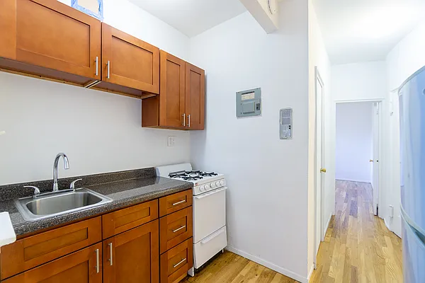 Rented by Compass | media 12