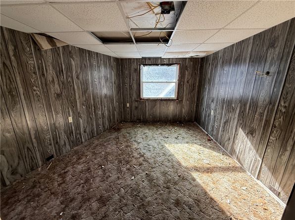 pittsburgh-pennsylvania-87992086 picture