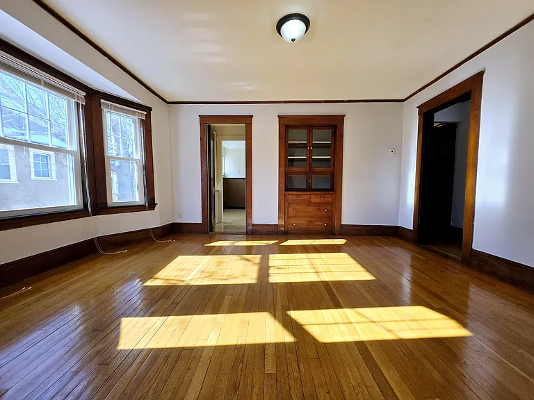 19 Rowe St #2 — Photo 6