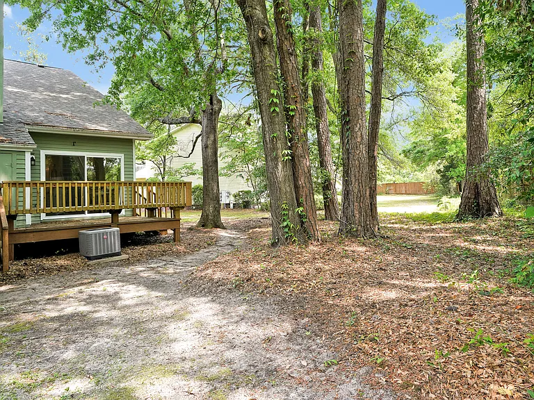 1800 Eastwood Rd #215 — Photo 31