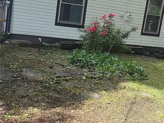 5th image of 216 S Plain St