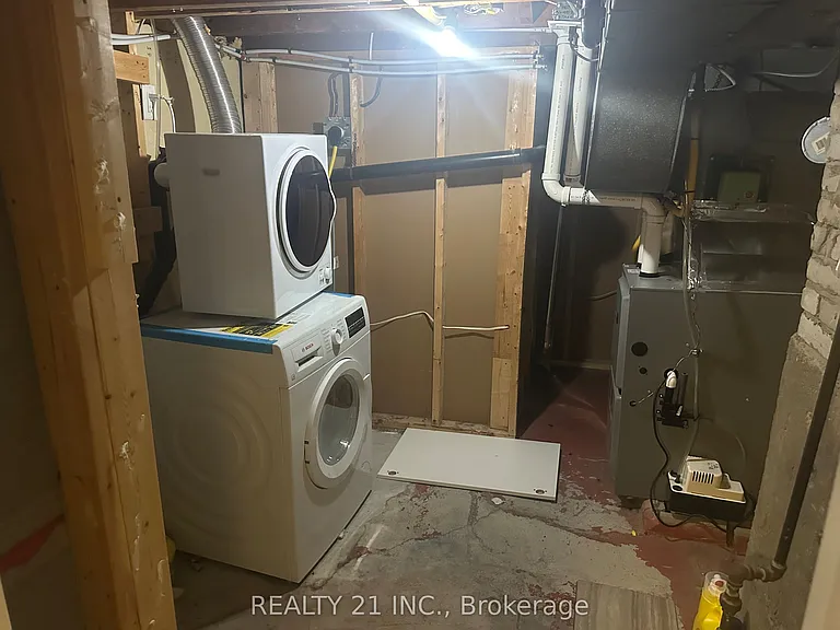 60 Phillip Ave #BASEMENT — Photo 11
