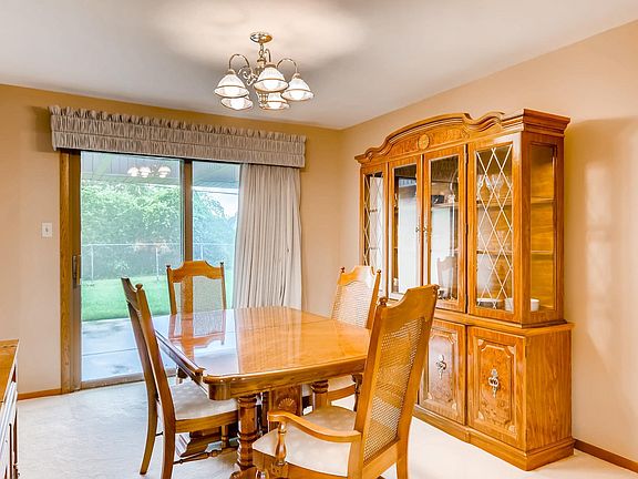3rd image of 14443 Bromley St