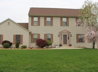 4512 W Hilltop Ln, Franklin, WI 53132