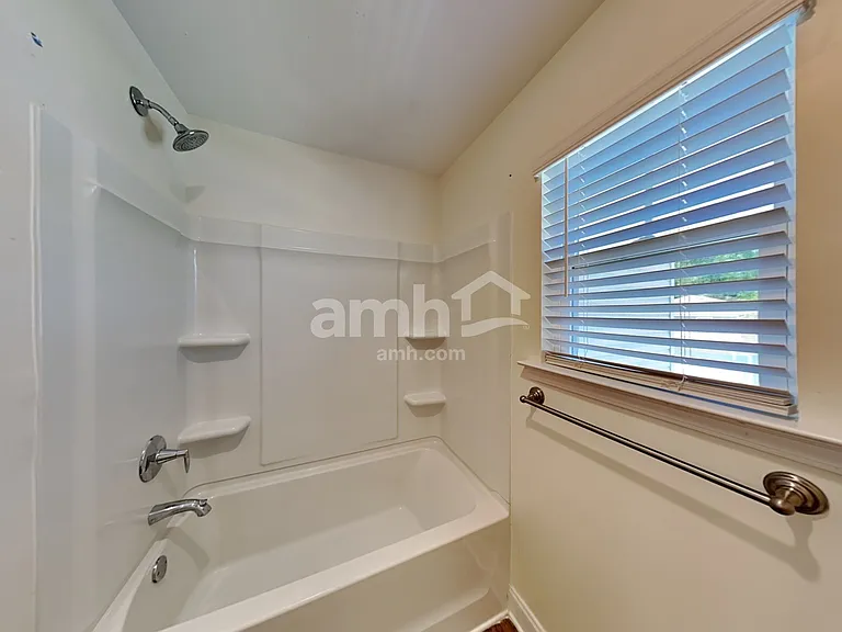 124 Cobblestone Dr — Photo 17