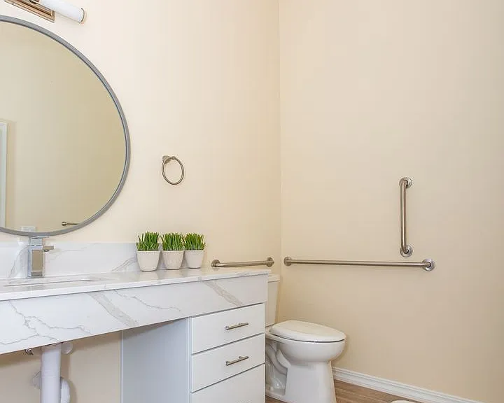 1117 E Gurley St — Photo 16