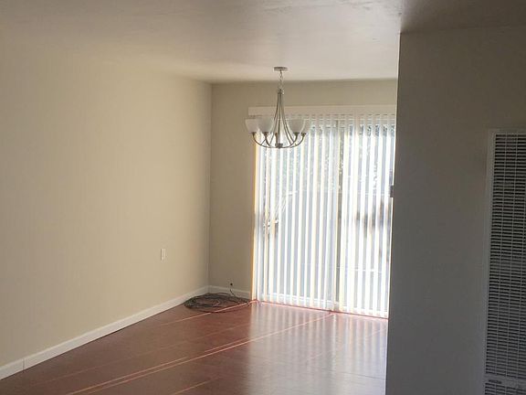 3rd image of 30 S Grant St APT 2