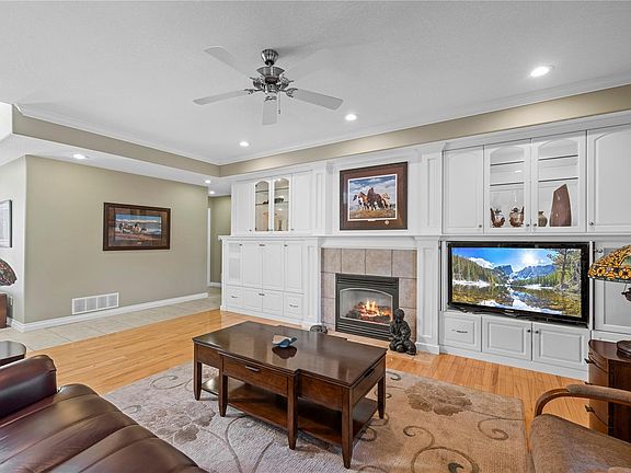 3rd image of 1240 Prestwick Pl