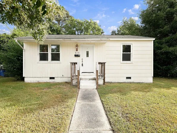 519 New River Dr, Jacksonville, NC 28540