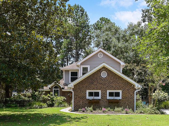2nd image of 2051 Prospect Hill Dr