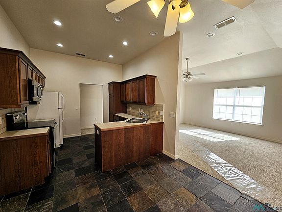 5th image of 532 La Salle Dr