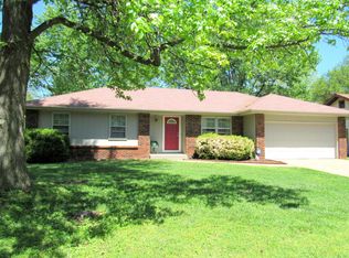 1225 W Berkeley St, Springfield, MO 65807