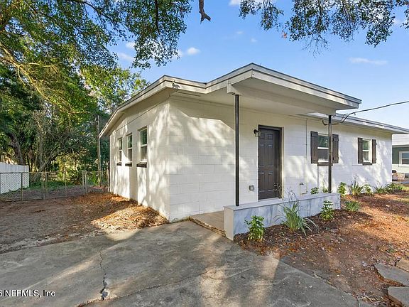 3rd image of 1358 DOMAS Drive