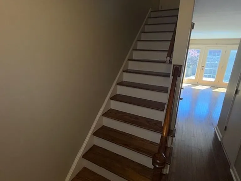 102 Hampton Dr — Photo 6
