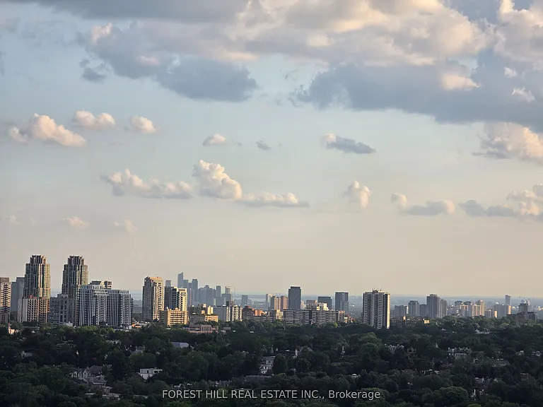 2181 Yonge St #2704 — Photo 12