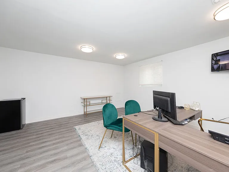 Leasing Office