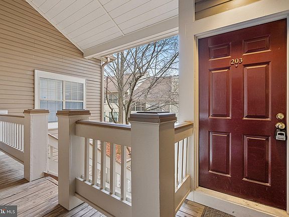 2nd image of 5919 Barbados Pl APT 203