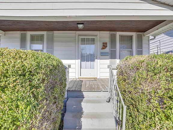 5th image of 424 Richardt Ave