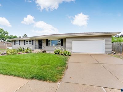 2604 W 39th St, Sioux Falls, SD, 57105