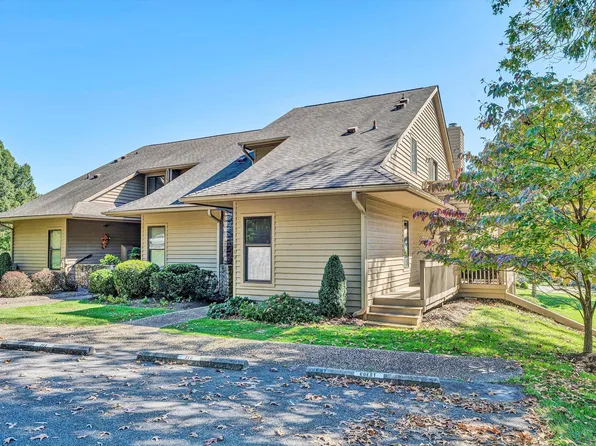 210 Monoacan Trl, Huddleston, VA 24104