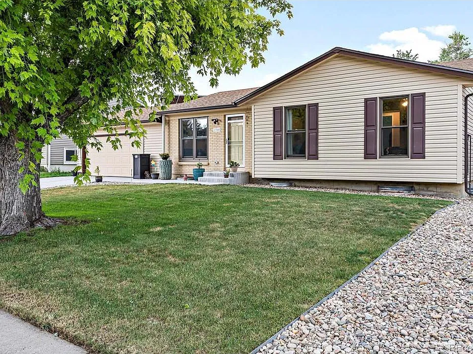 17944 E Iowa Dr