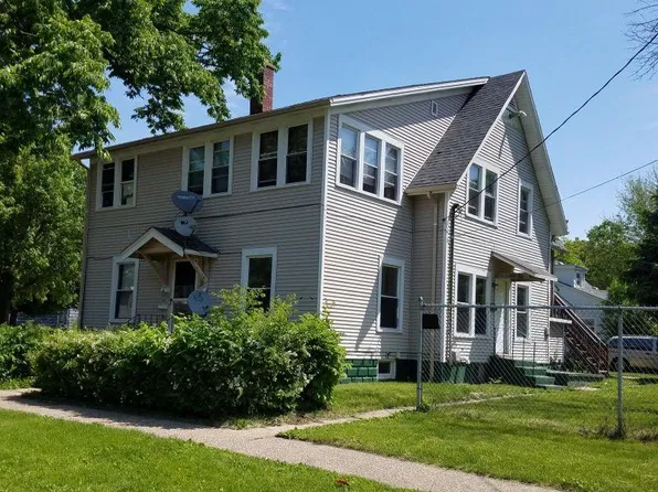 423 8th St #A, Beloit, WI 53511