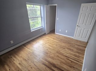 424 Beach 46th St, Far Rockaway, NY 11691