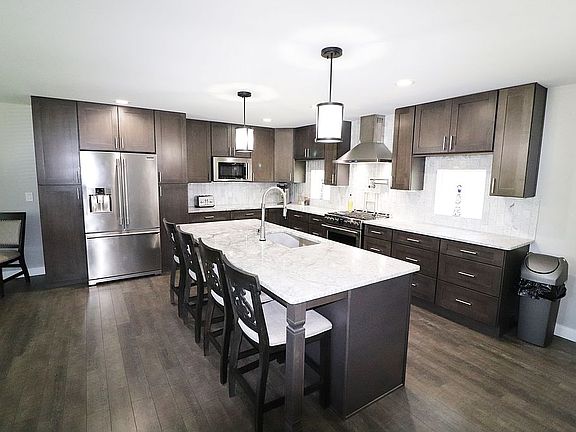 4th image of 4546 Crompton Dr