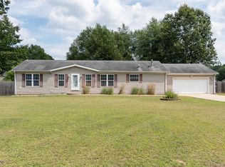 29355 Woodlyn Dr, Lawton, MI 49065