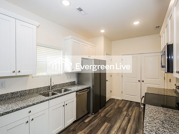 5th image of 2220 Beauty St